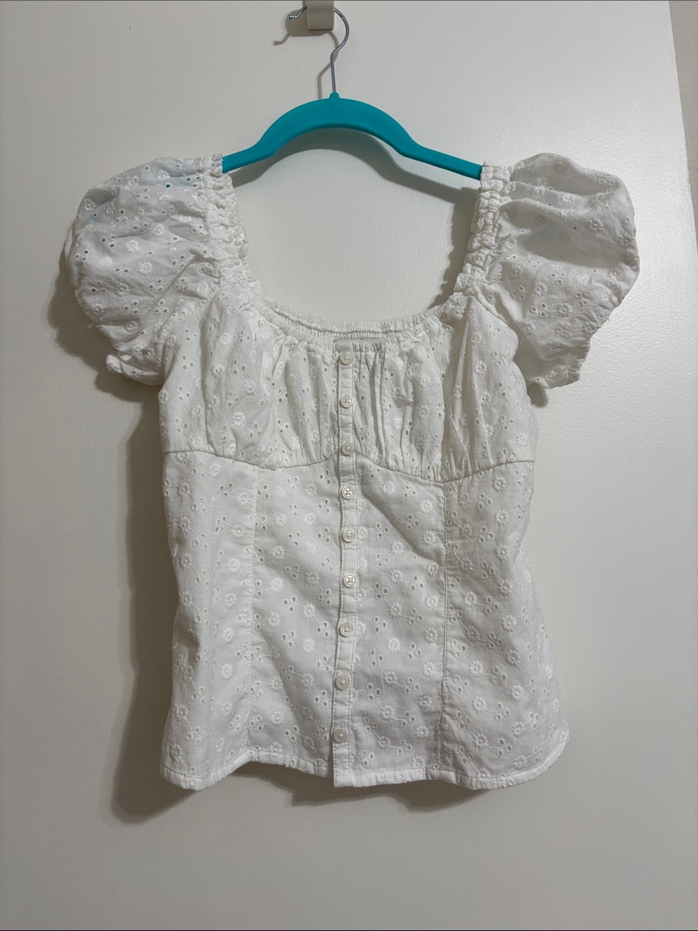 Hollister White Eyelet Puff-Sleeve Button-Up Top